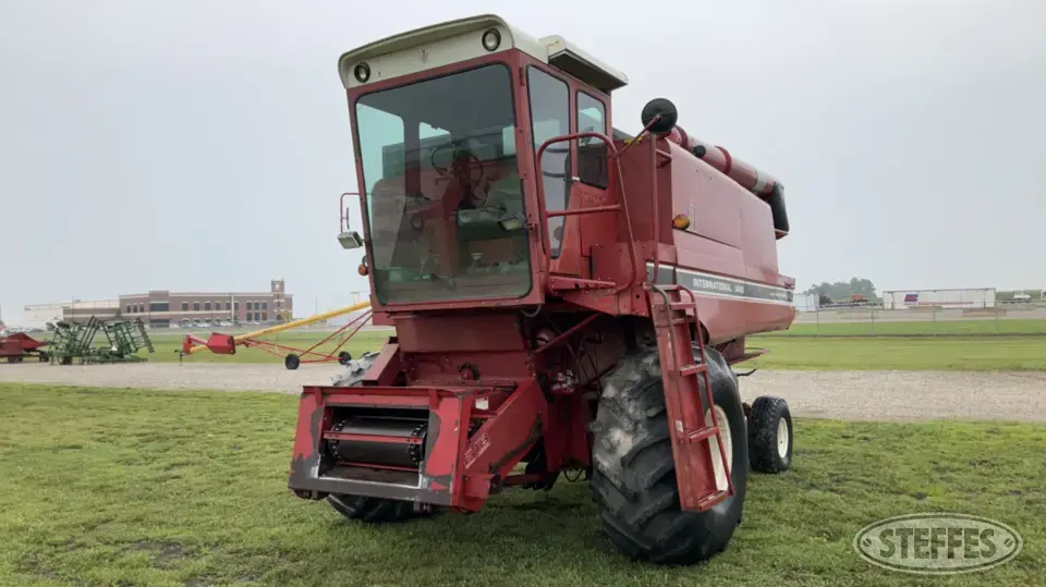 1978 International 1440 Combine