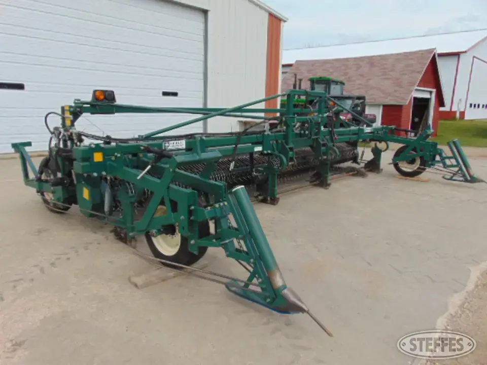 2012 Pickett One-Step Edible Bean Knifers and Rod Weeder