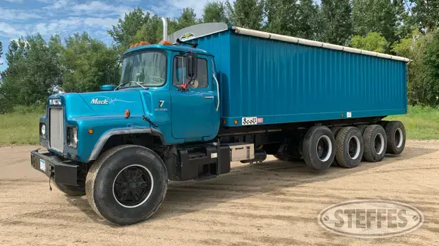 1977 Mack DM