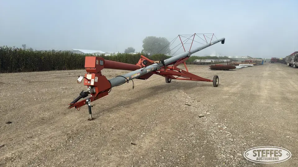 Hutchinson swing hopper auger