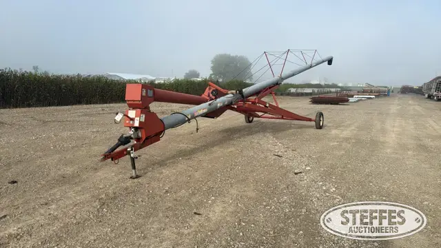 Hutchinson swing hopper auger