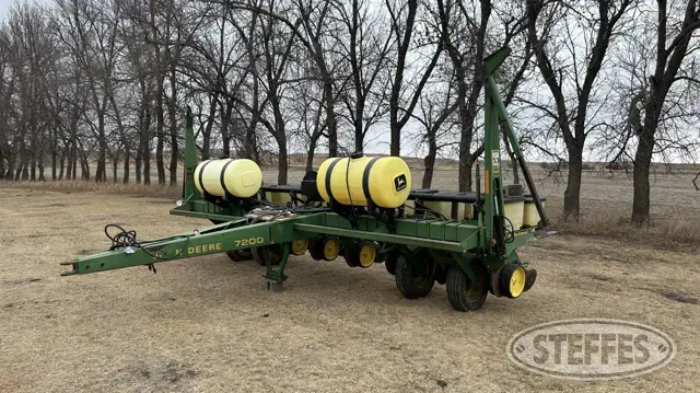 John Deere 7200