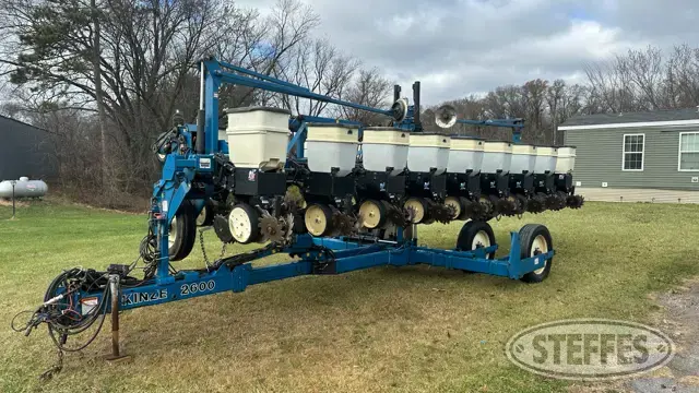 Kinze 2600