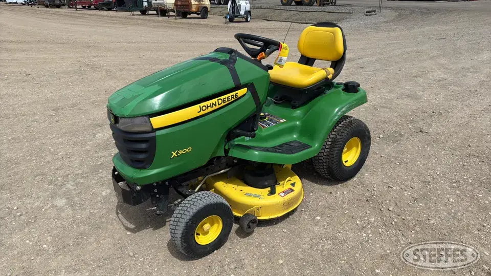 John Deere X300 Lawn Tractor