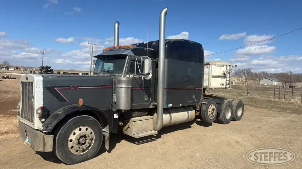 2003 Peterbilt 379 Conventional Truck with Sleeper