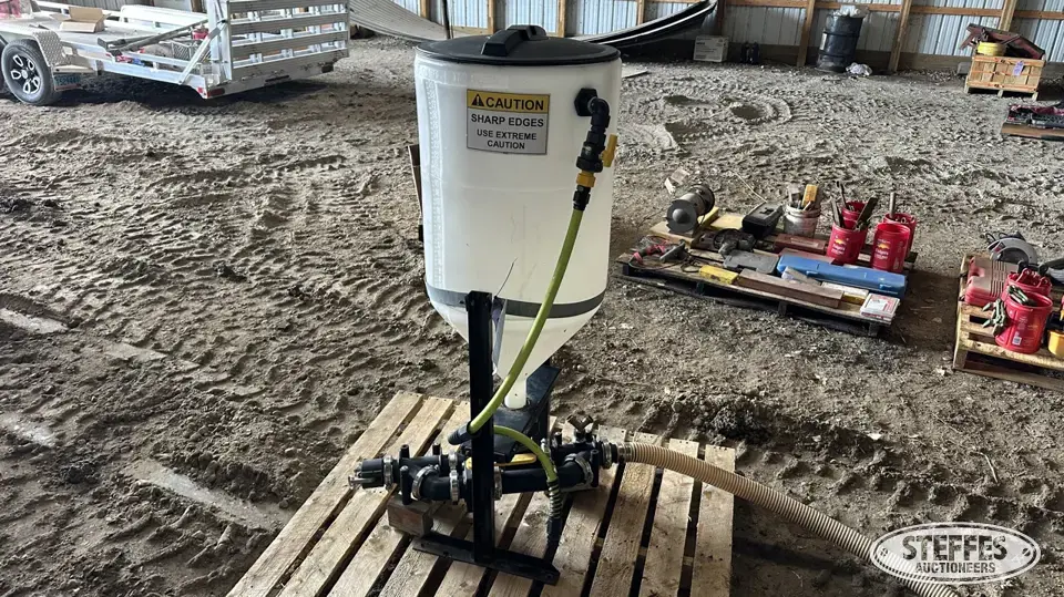 F/S Ag Spray 30 gal. poly mix cone Chem-Fert Accessories-Other