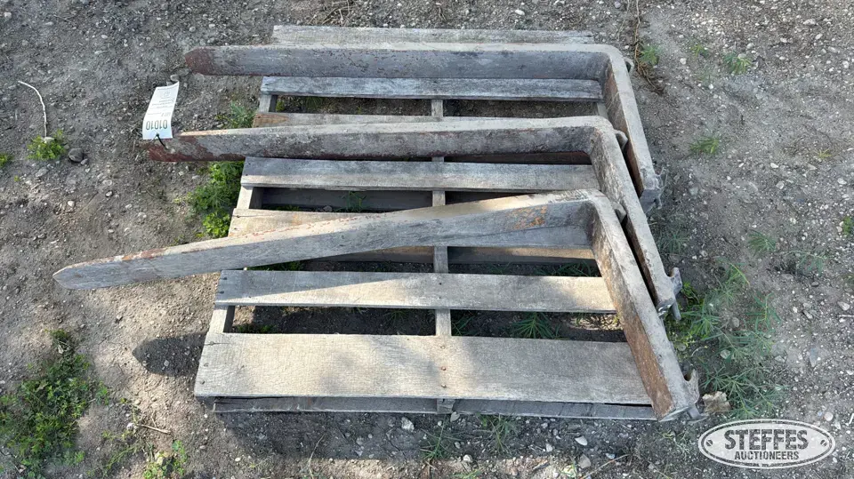 (3) Forks Skid Steer Fork