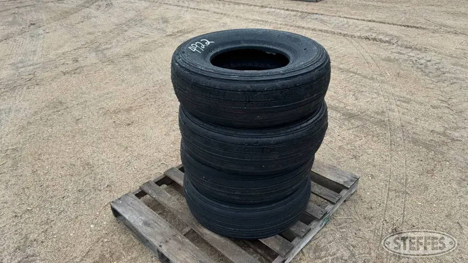 Beaver 11L-15 Tractor-Implement Tire