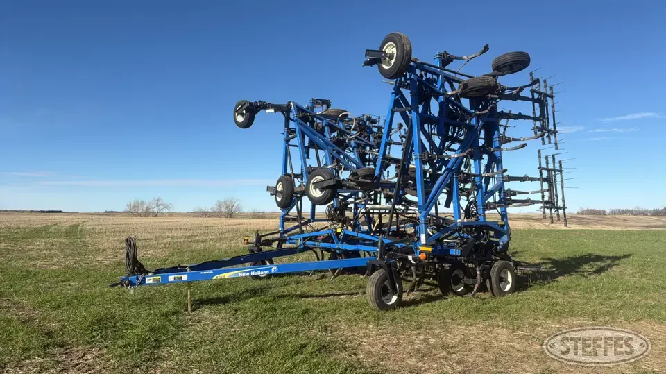 2008 New Holland ST830 FlexiCoil Chisel Plow