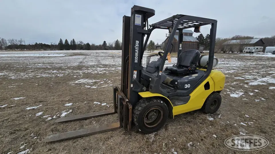Komatsu 30 Warehouse Forklift