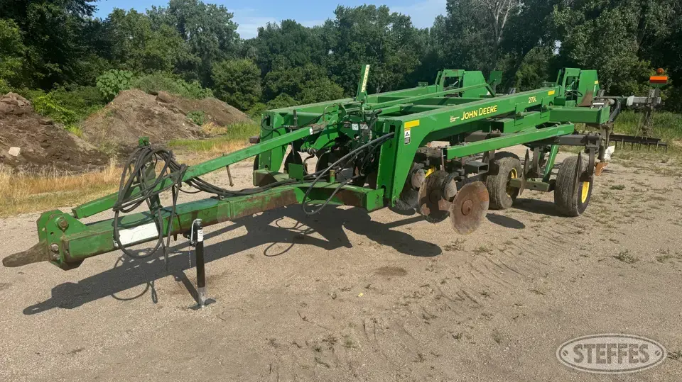 John Deere 2700 Ripper