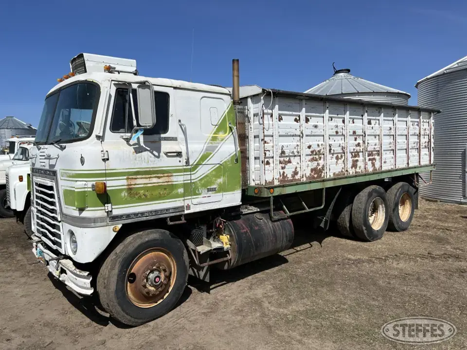 1972 IHC Transtar C-04070 Cabover Truck without Sleeper