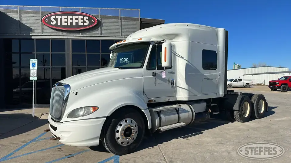 2008 International LF627 ProStar Premium Conventional Truck with Sleeper