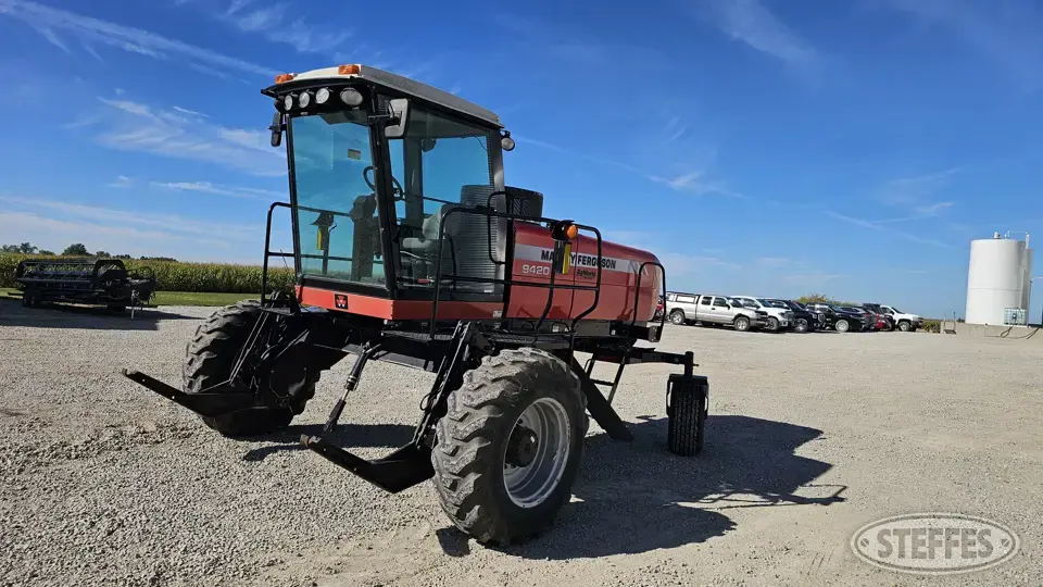 2006 Massey Ferguson 9420 Self-Propelled Windrower