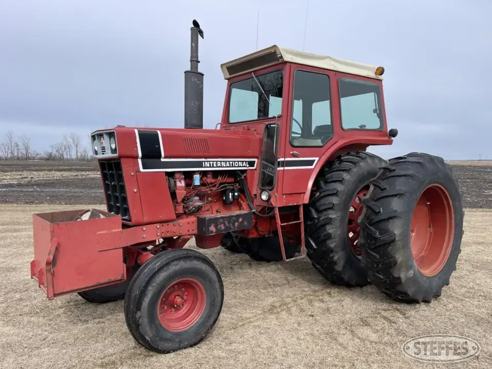 1975 International 1066 2WD Tractor