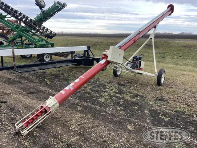 Farm King 831