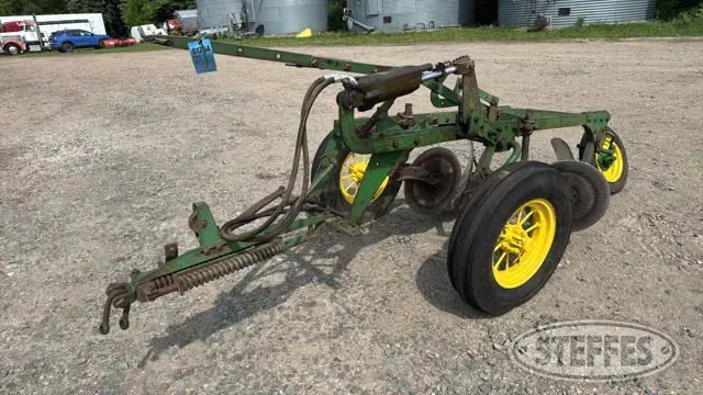 John Deere No. 44