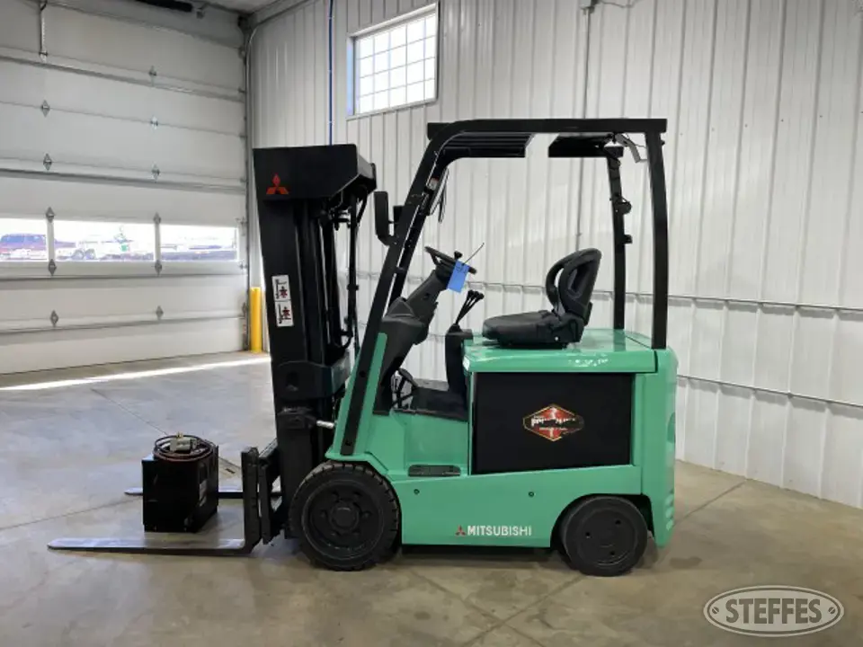 2016 Mitsubishi FBC25N2 Warehouse Forklift