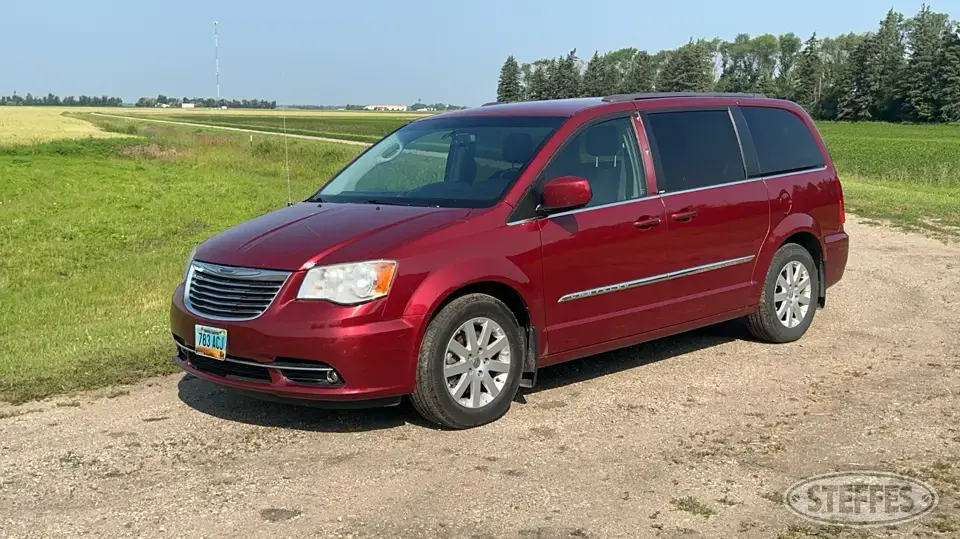 2014 Chrysler Town & Country Van