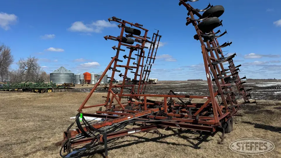 Hiniker 1540 Field Cultivator