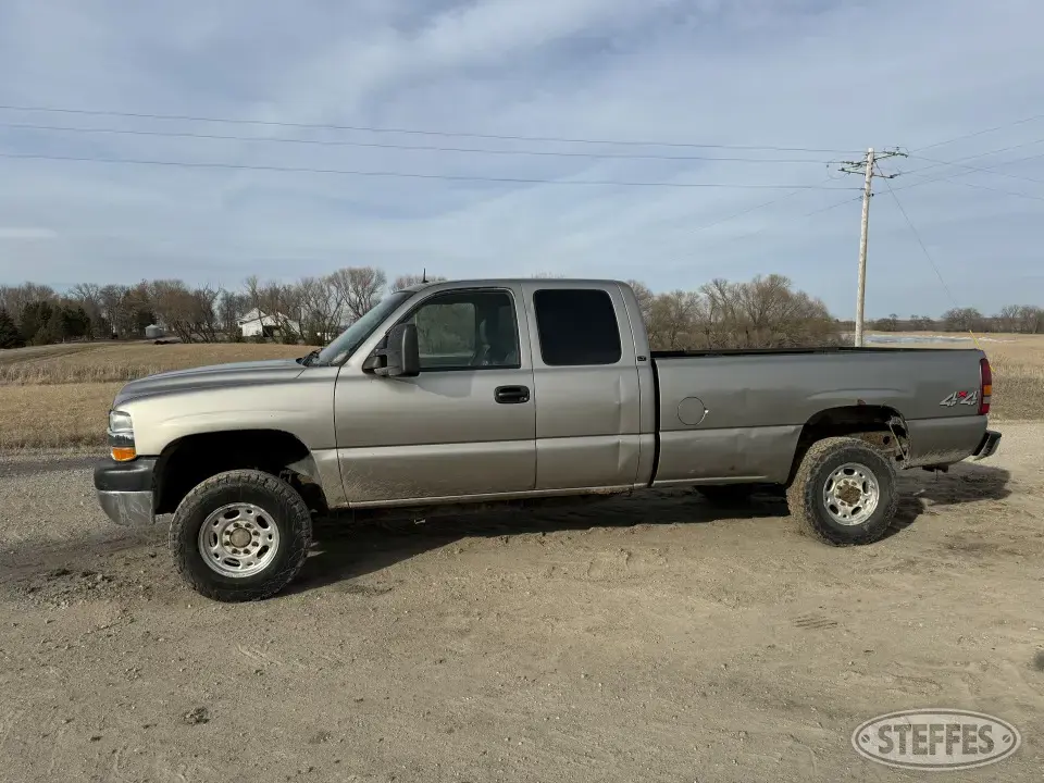 2001 Chevrolet Silverado 2500 3 Quarter Ton Pickup