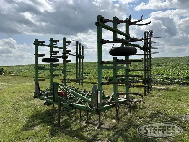 John Deere 1010