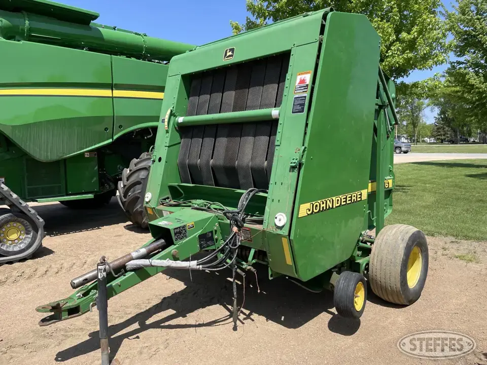 1998 John Deere 566 Round Baler