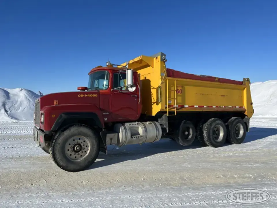 1998 Mack RD688S Dump Truck