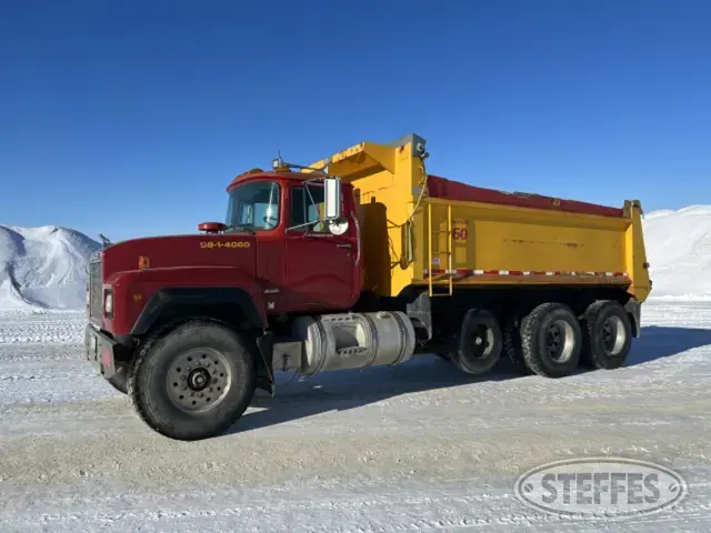 1998 Mack RD688S