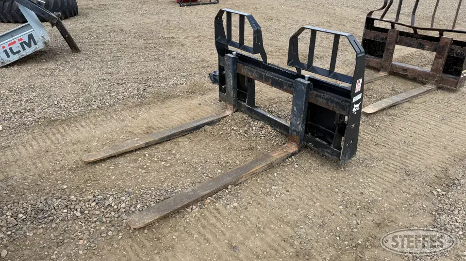 Bobcat skid steer pallet forks Skid Steer Attachments-Other
