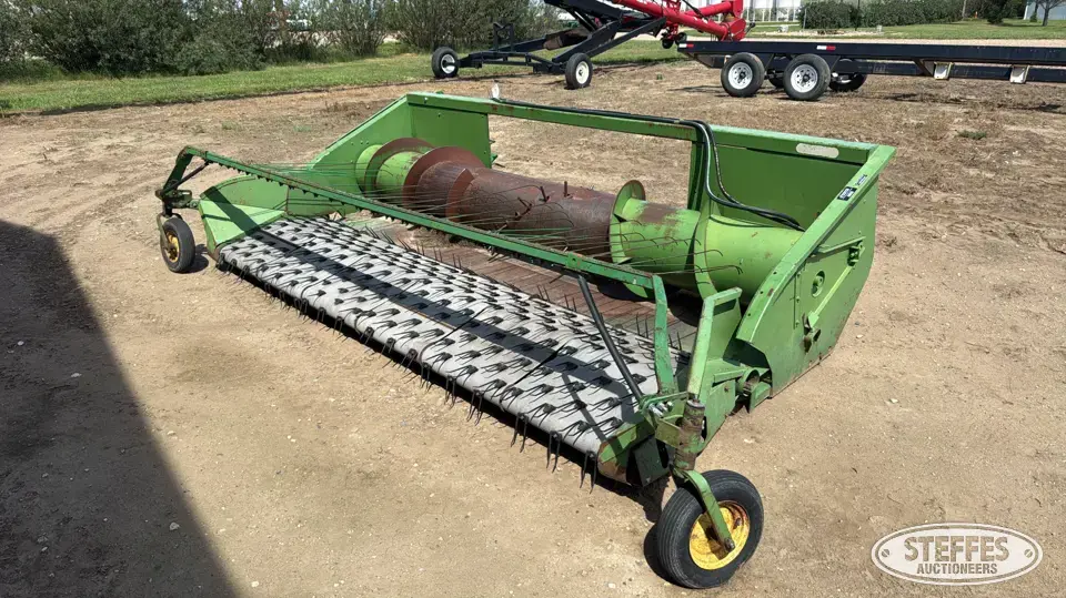 John Deere 212 Pickup Head