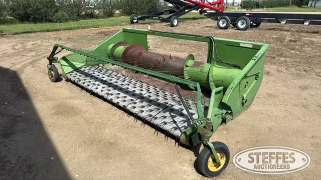 John Deere 212