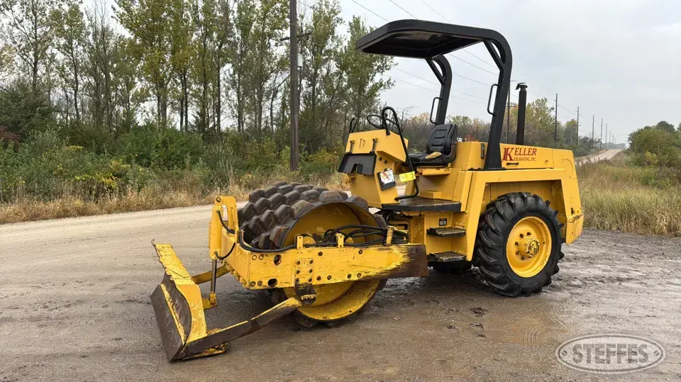 1999 Bomag BW142PDB-2 Self-Propelled Padfoot Compactor
