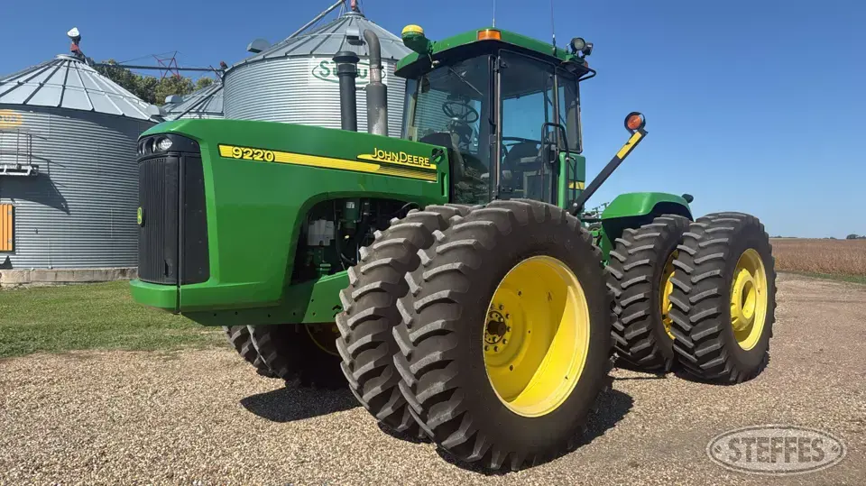 2005 John Deere 9220 4WD Tractor