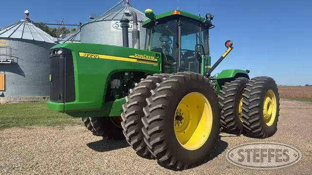 2005 John Deere 9220