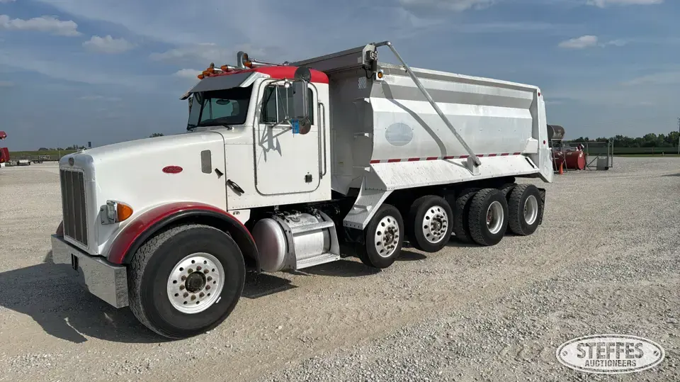 2001 Peterbilt 357 Dump Truck