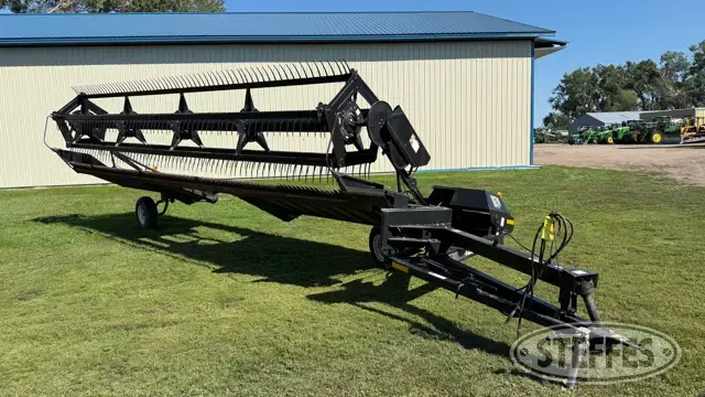 2002 MacDon 8020 HarvestPro