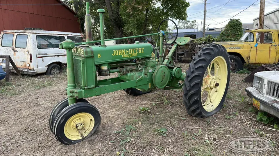 1938 John Deere B 2WD Tractor