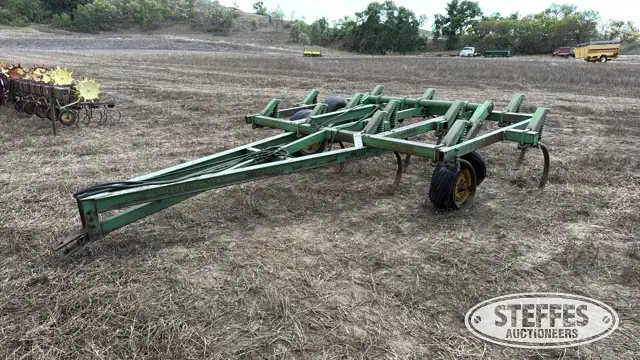 John Deere 1600