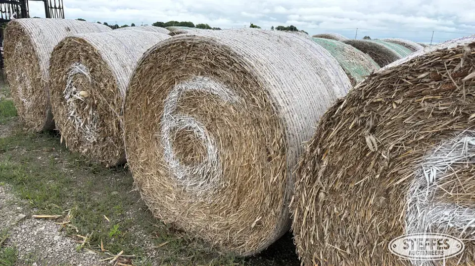 (20) Round cornstalk bales Forage