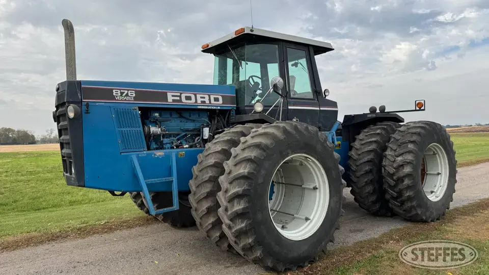 1990 Ford Versatile 876 4WD Tractor
