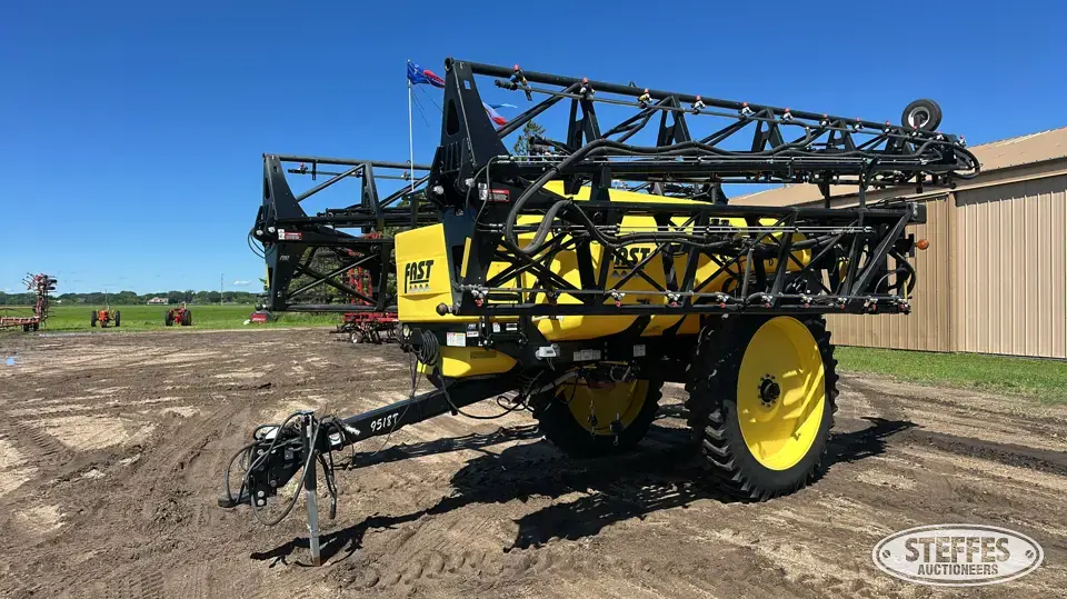 Fast 9518T Pull-Type Sprayer