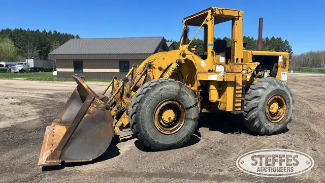 1975 CAT 966C