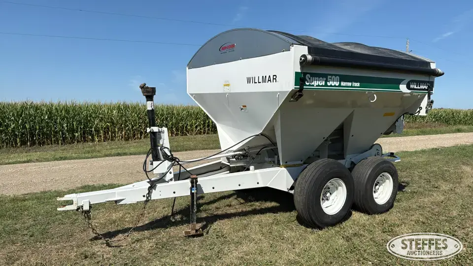 Willmar Super 500 Pull-Type Dry Spreader