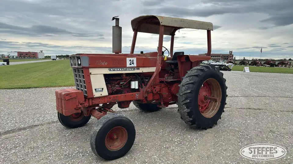 1973 International 1066 2WD Tractor