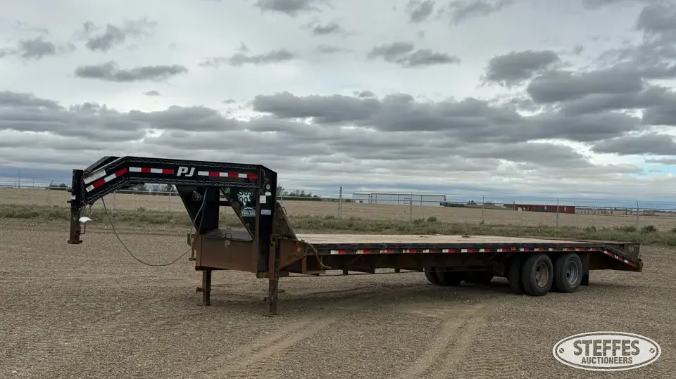 2018 PJ FD322 Flatbed Trailer