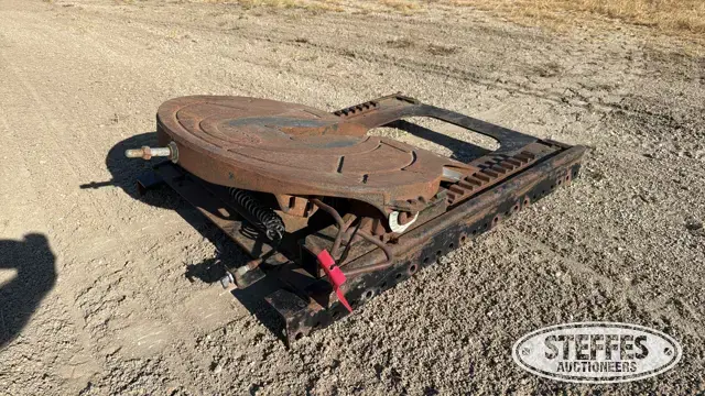 Holland 5th wheel plate
