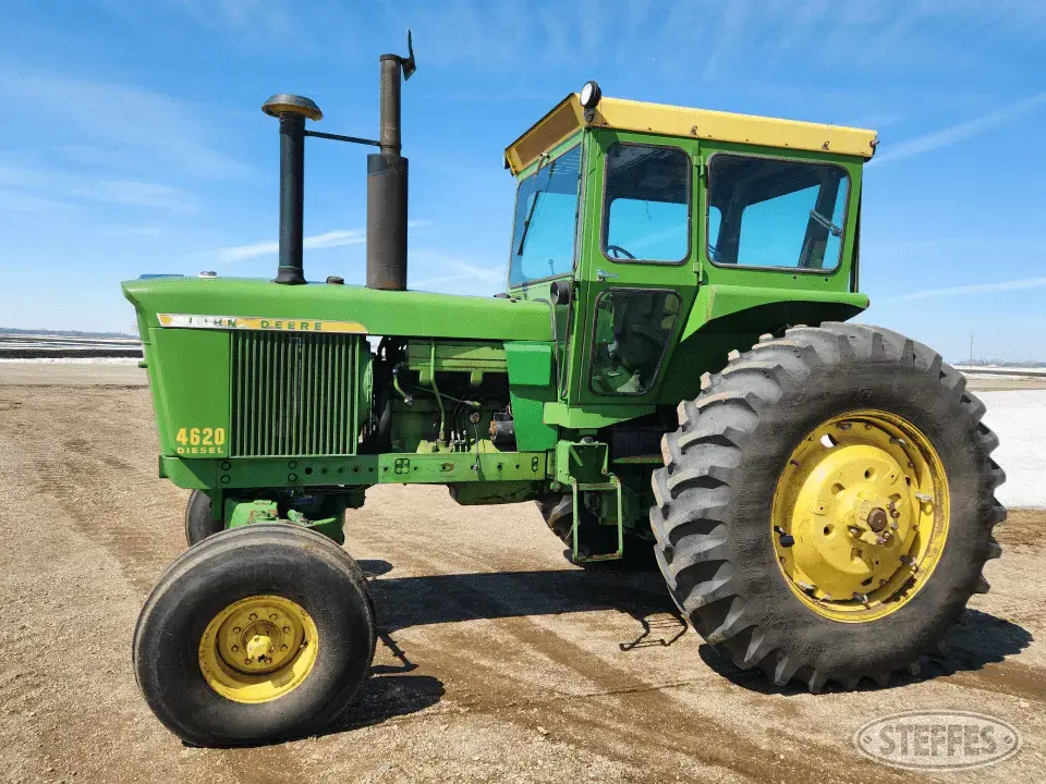 1971 John Deere 4620 2WD Tractor