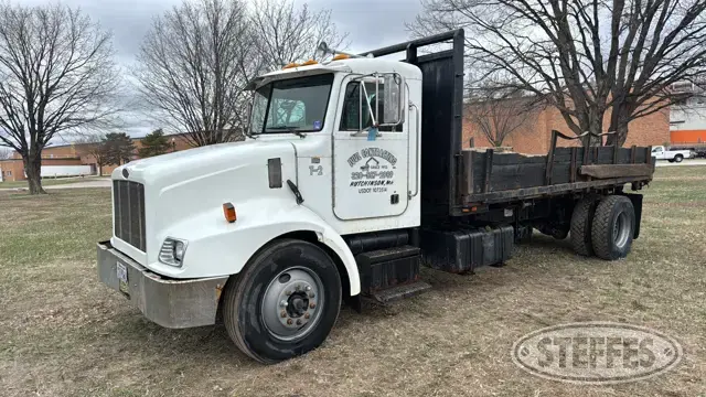 2002 Peterbilt 330