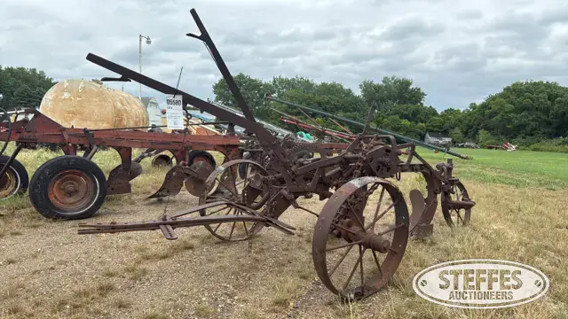 2-bottom plow